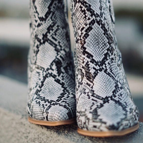 Snake Skin Cowboy Western Bohemian Country Boots - Picture 5 of 8